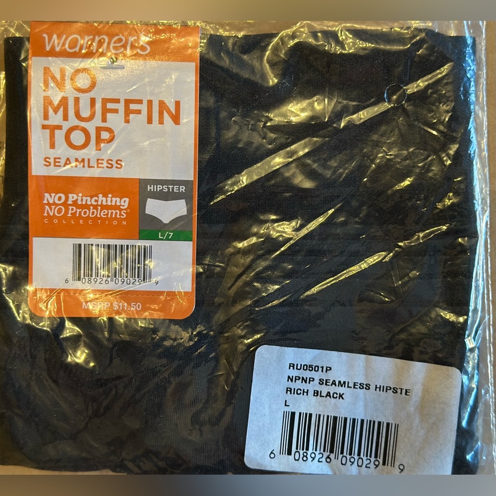 Warner's Rich Black Seamless Hipsters